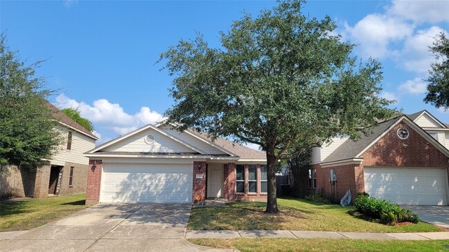 property at 7211 Foxwalk Ln