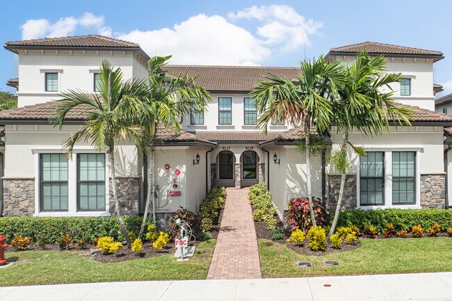 Boca Flores in Boca Raton, FL - Building Photo - Building Photo