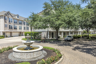 Southpoint Townhomes in Houston, TX - Building Photo - Building Photo