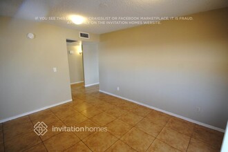 5630 W Cambridge Ave, Unit VIMY19 in Phoenix, AZ - Building Photo - Building Photo