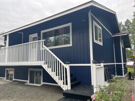 2451 W Snowcrest Dr, Unit #2 in Wasilla, AK - Building Photo