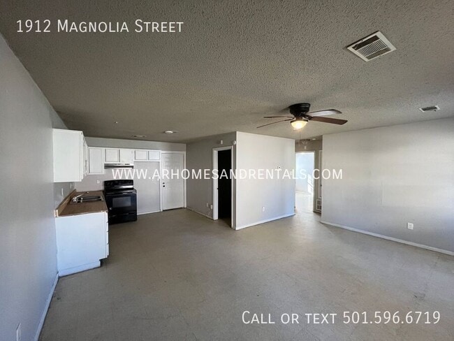 1912 N Magnolia St in North Little Rock, AR - Building Photo - Building Photo