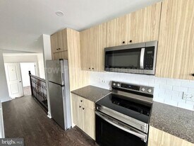 1220 S 13th St in Philadelphia, PA - Building Photo