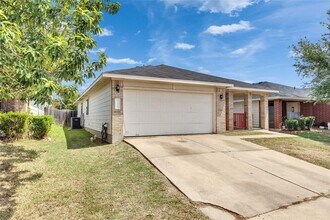 12420 Sky Harbor Dr in Austin, TX - Building Photo - Building Photo