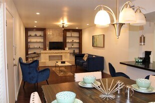 5343 Richmond Ave, Unit 26 in Houston, TX - Building Photo