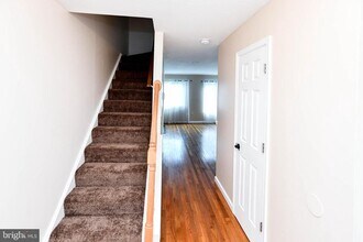 7002 Cipriano Woods Ct in Lanham, MD - Building Photo - Building Photo