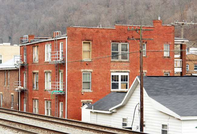 527 Stratton St in Logan, WV - Building Photo - Building Photo