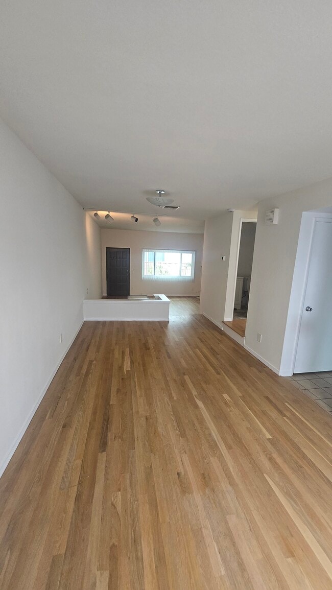 1337 18th St, Unit 2 in Santa Monica, CA - Building Photo - Building Photo