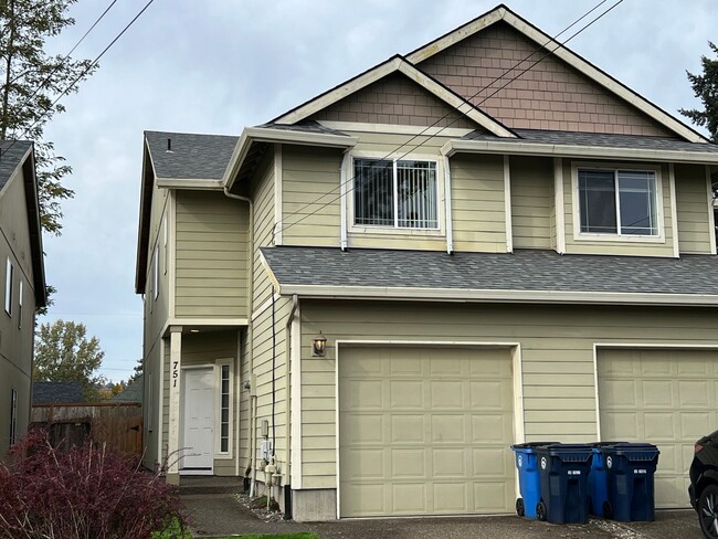 property at 747-747 SE Tampa St