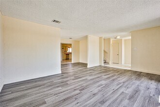 316 Santa Fe St in Las Vegas, NV - Foto de edificio - Building Photo