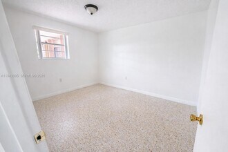 11331 SW 7th Terrace in Miami, FL - Building Photo - Building Photo