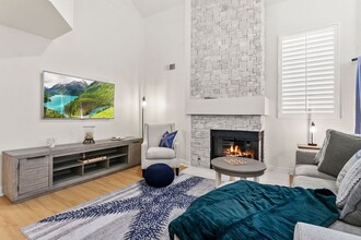 8 Coral Ridge in Laguna Niguel, CA - Foto de edificio - Building Photo