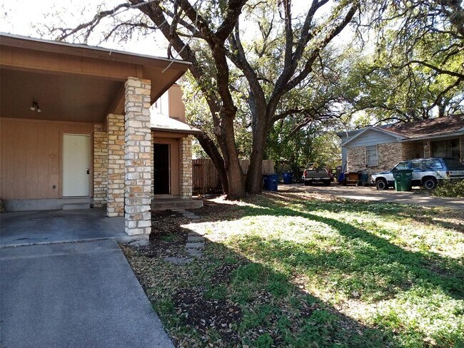 907 Sirocco Dr in Austin, TX - Building Photo - Building Photo