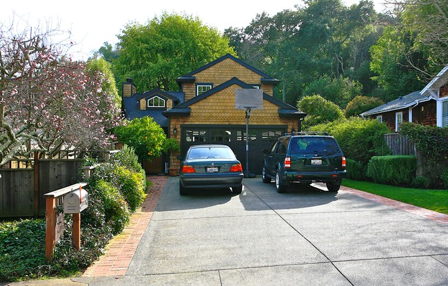 19-27 Rancho Ave in San Anselmo, CA - Building Photo - Building Photo