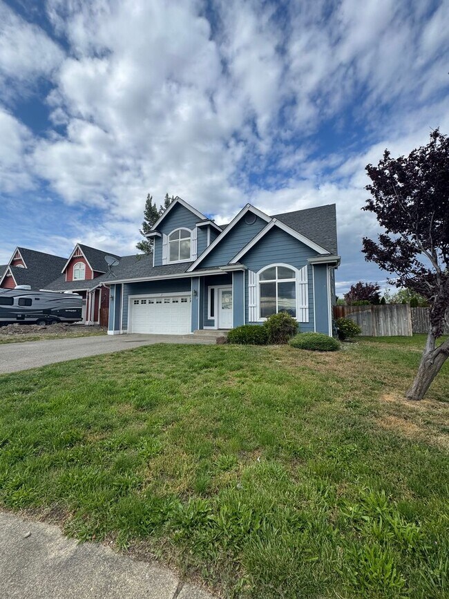 2210 Clearview Dr in Ellensburg, WA - Building Photo - Building Photo
