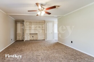 3804 Canterbury Dr in Baytown, TX - Building Photo - Building Photo