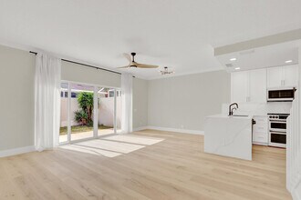 28 Live Oak Cir in Jupiter, FL - Building Photo - Building Photo