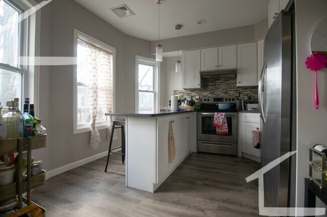 39 Long Ave in Boston, MA - Building Photo - Building Photo