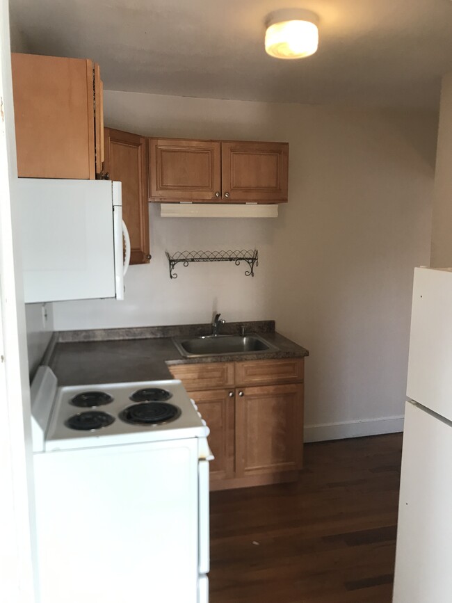 180 Lexington St in Waltham, MA - Building Photo - Building Photo