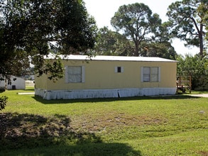 Colony Park Mobile Home Village in Merritt Island, FL - Building Photo - Building Photo