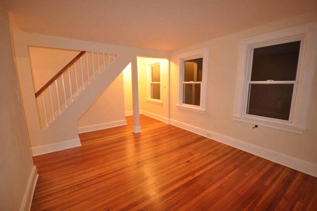 32 Weaver St in Greenwich, CT - Building Photo