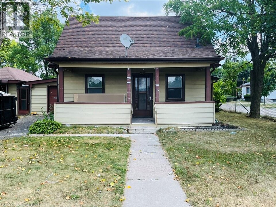 1279 Hamilton St in Cambridge, ON - Building Photo
