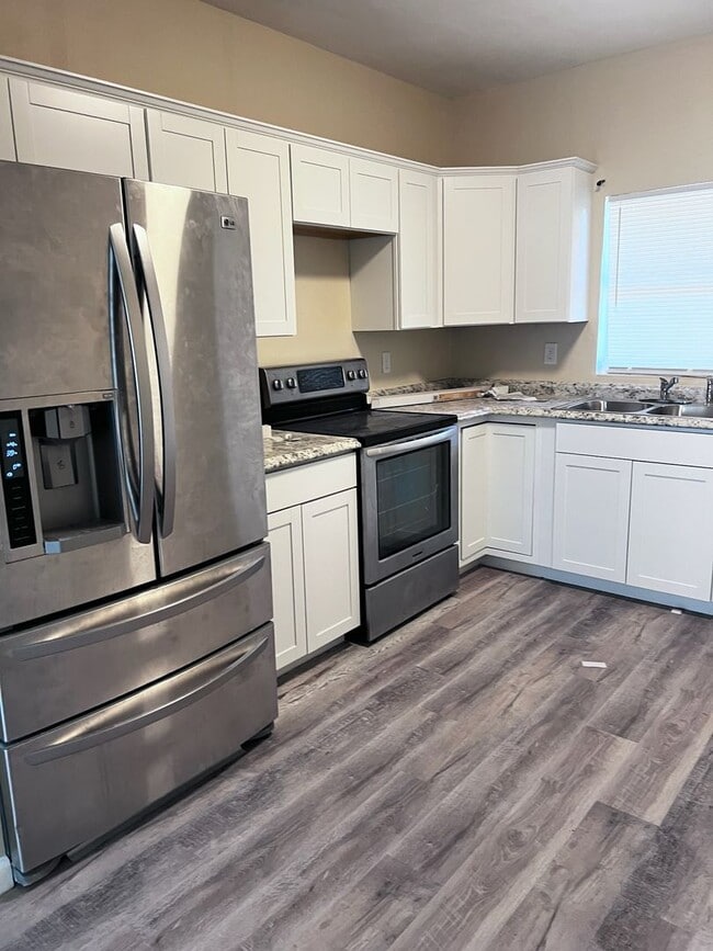 property at 1019 Chipola Rd