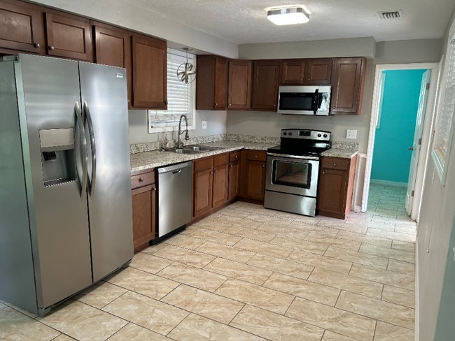 1431 SE 42nd Pl in Gainesville, FL - Building Photo - Building Photo