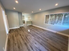 1707 Barry Ave, Unit 1707 12 in Los Angeles, CA - Foto de edificio - Building Photo