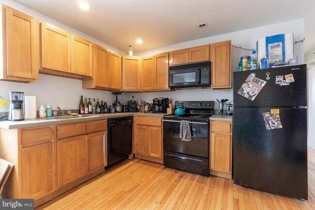 1401 S 15th St-Unit -3 in Philadelphia, PA - Building Photo - Building Photo