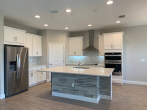 15247 Lake Lamonia St in Oakland, FL - Foto de edificio - Building Photo