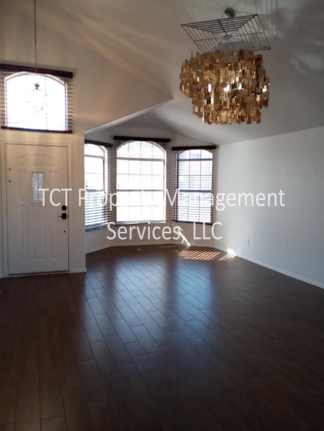 12714 W Alvarado Rd in Avondale, AZ - Building Photo - Building Photo