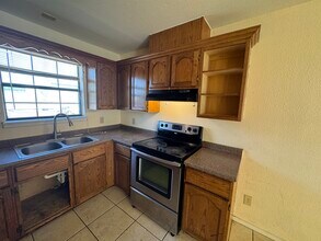 3101 Barrios St, Unit 3Barrios Apartments in Laredo, TX - Building Photo - Building Photo