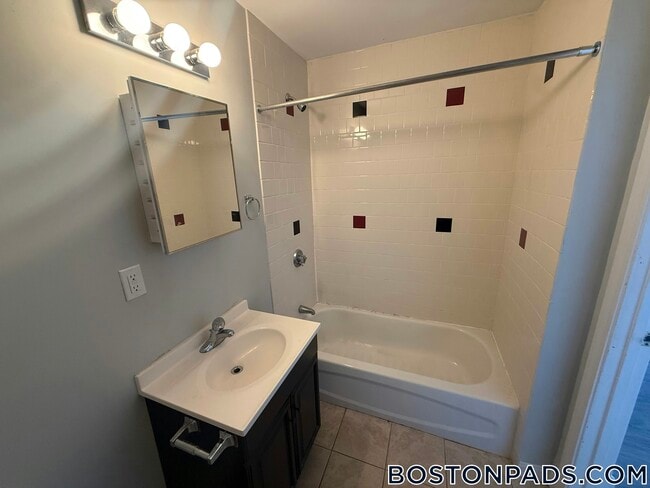 50 Franklin St, Unit 929