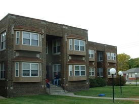 55-59 W Fall Creek Parkway South Dr in Indianapolis, IN - Building Photo