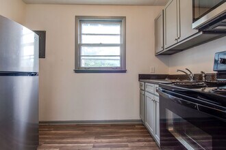 1732 Dr Db Todd Jr Blvd, Unit B in Nashville, TN - Foto de edificio - Building Photo