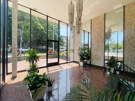 St. Andrews Place Apartments in Los Angeles, CA - Building Photo