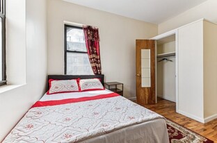 71-31 169th St in Queens, NY - Building Photo