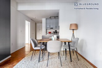 360 W 34th St. in New York, NY - Building Photo - Building Photo
