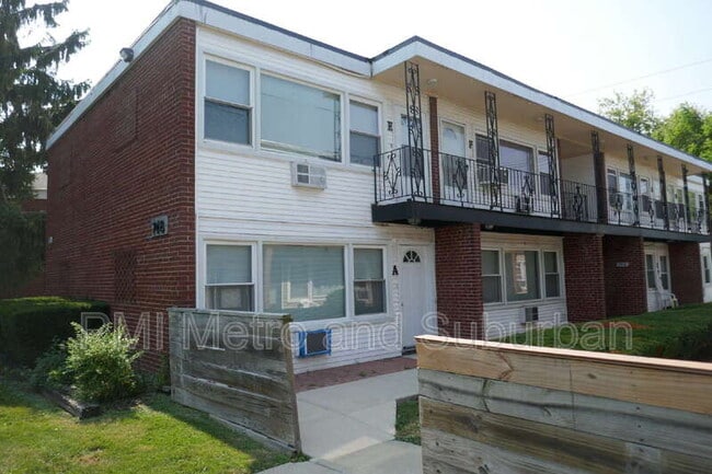 property at 748 E 5th Ct