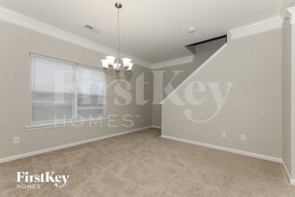 321 Holton Dr in Monroe, NC - Foto de edificio - Building Photo