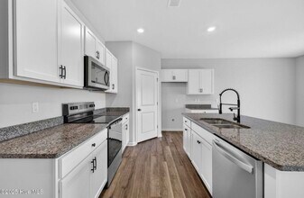 2039 Willowleaf Dr in Leland, NC - Building Photo - Building Photo