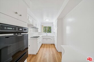 842 Westbourne Dr in West Hollywood, CA - Building Photo - Building Photo