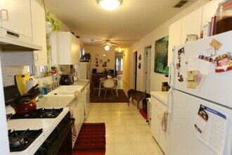 845 N Hoyne Ave, Unit M08H in Chicago, IL - Building Photo - Building Photo