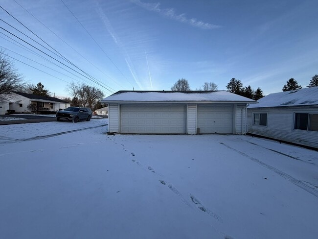 932 Headley St in Zanesville, OH - Building Photo - Building Photo