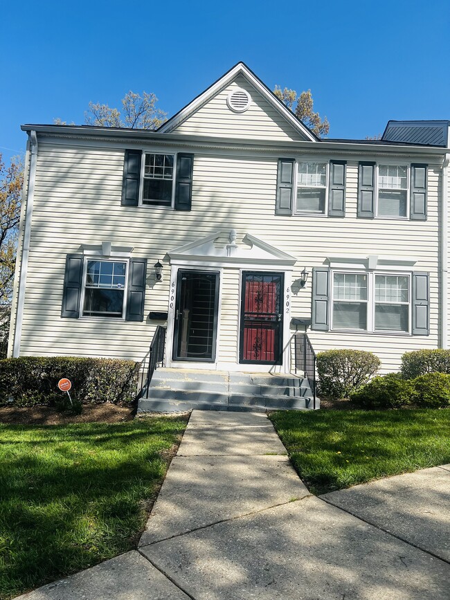 property at 6900 Hawthorne St