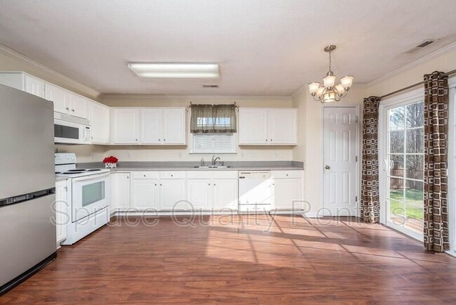 11 Kingfisher Way in Durham, NC - Building Photo - Building Photo