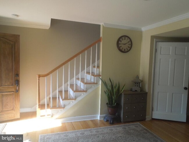 1742 Dryden Way in Crofton, MD - Foto de edificio - Building Photo