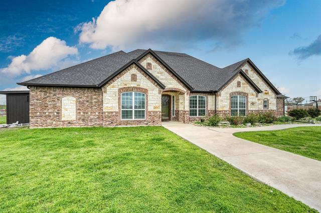 1192 Seaborn Rd in Ponder, TX - Building Photo - Building Photo