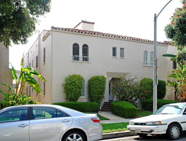 138-140 N Clark Dr in Beverly Hills, CA - Building Photo - Building Photo